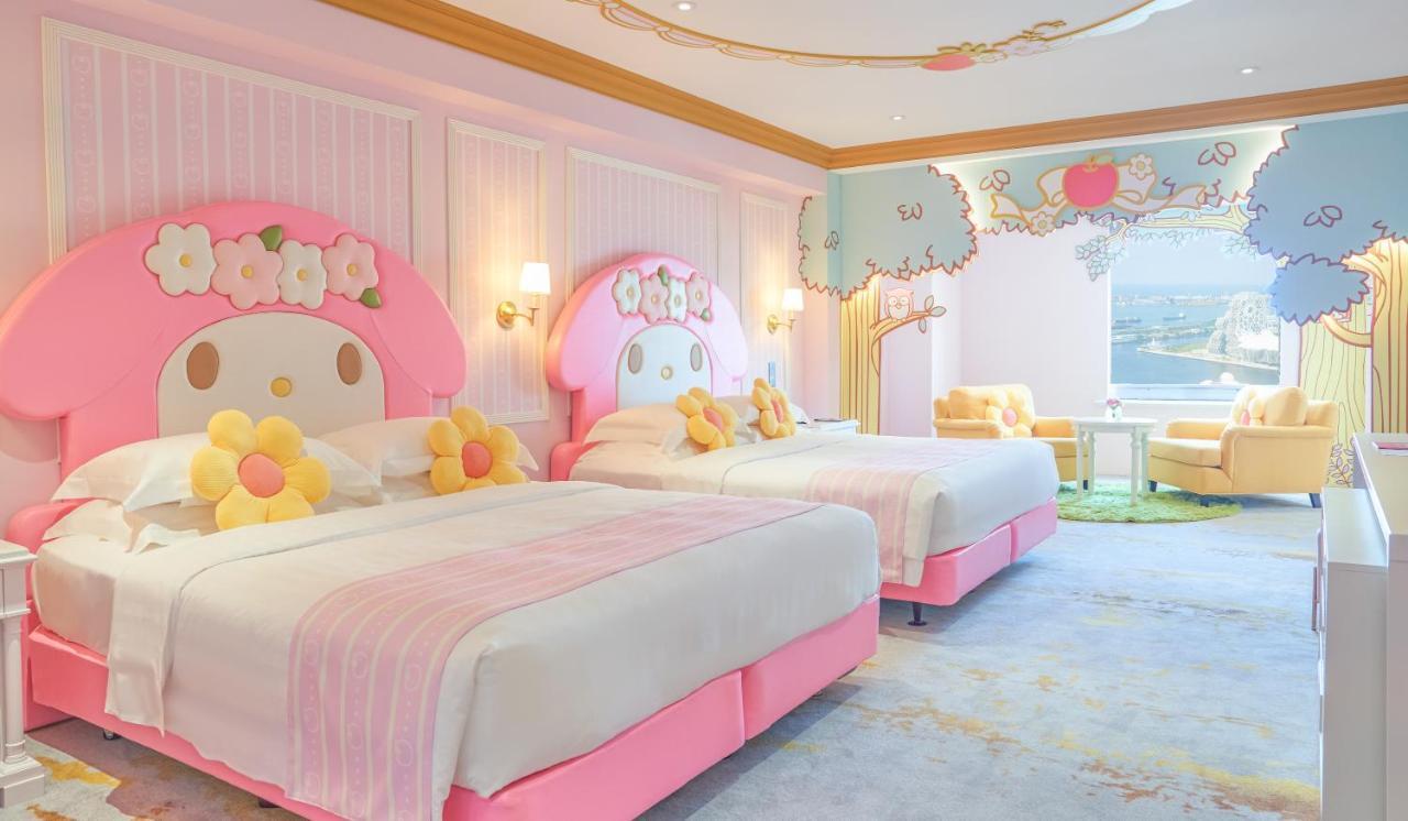 Grand Hi Lai Hotel Kaohsiung Exterior foto Hello Kitty themed hotel room
