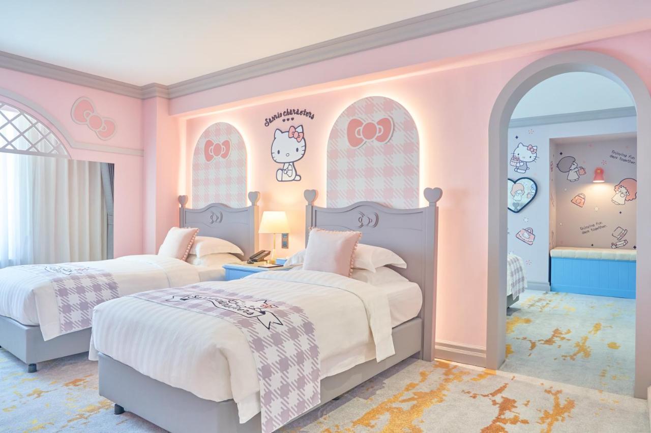 Grand Hi Lai Hotel Kaohsiung Exterior foto Hello Kitty themed hotel room