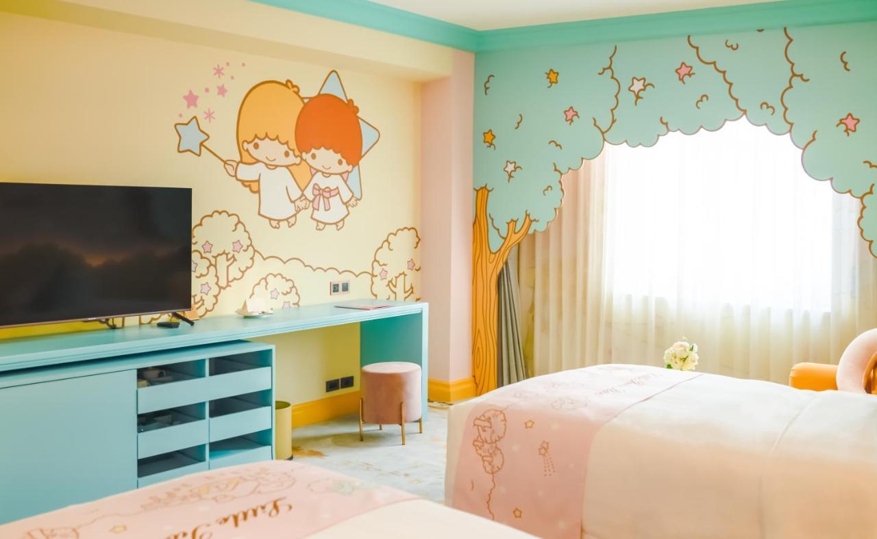Grand Hi Lai Hotel Kaohsiung Exterior foto Little Twin Stars themed room at the Mira Hotel in Hong Kong